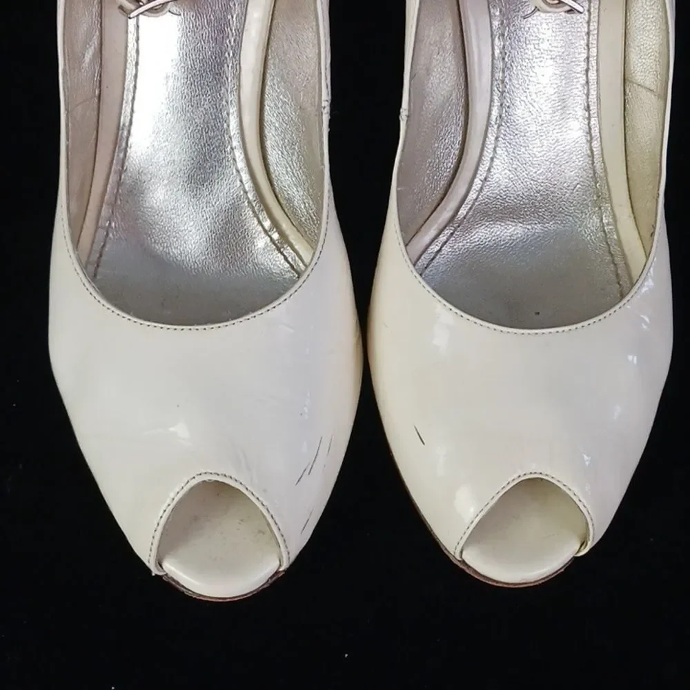 Dolce and Gabbana Cream Sandals